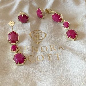 New w/out tags Kendra Scott Ruthie 2 in 1 Gold earrings w/ Berry stones